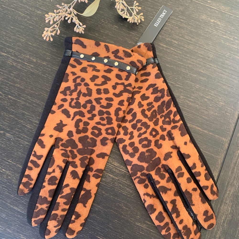 ELLEN TRACY Women’s Leopard Print Gloves.